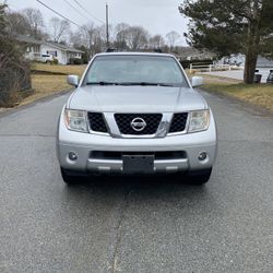 2006 Nissan Pathfinder 4x4 automatic starter dvd 3rd row tow pkg roof
