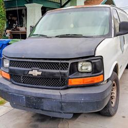 2003 GMC Safari Cargo