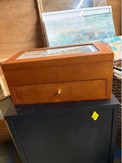 Jewelry box