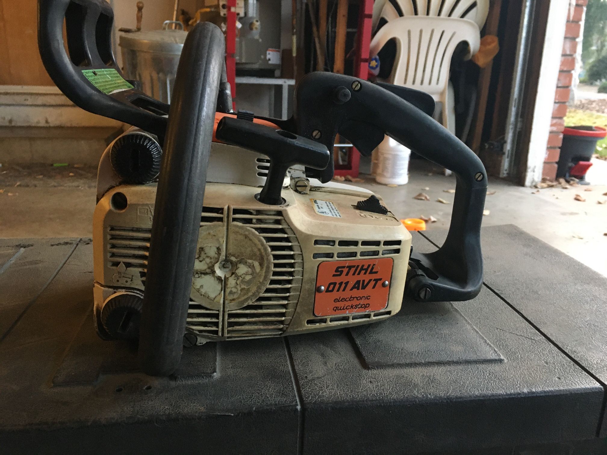 Stihl 011 AVT Chainsaw