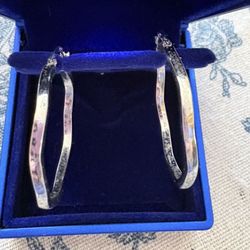 10kt White Gold hoop Earrings