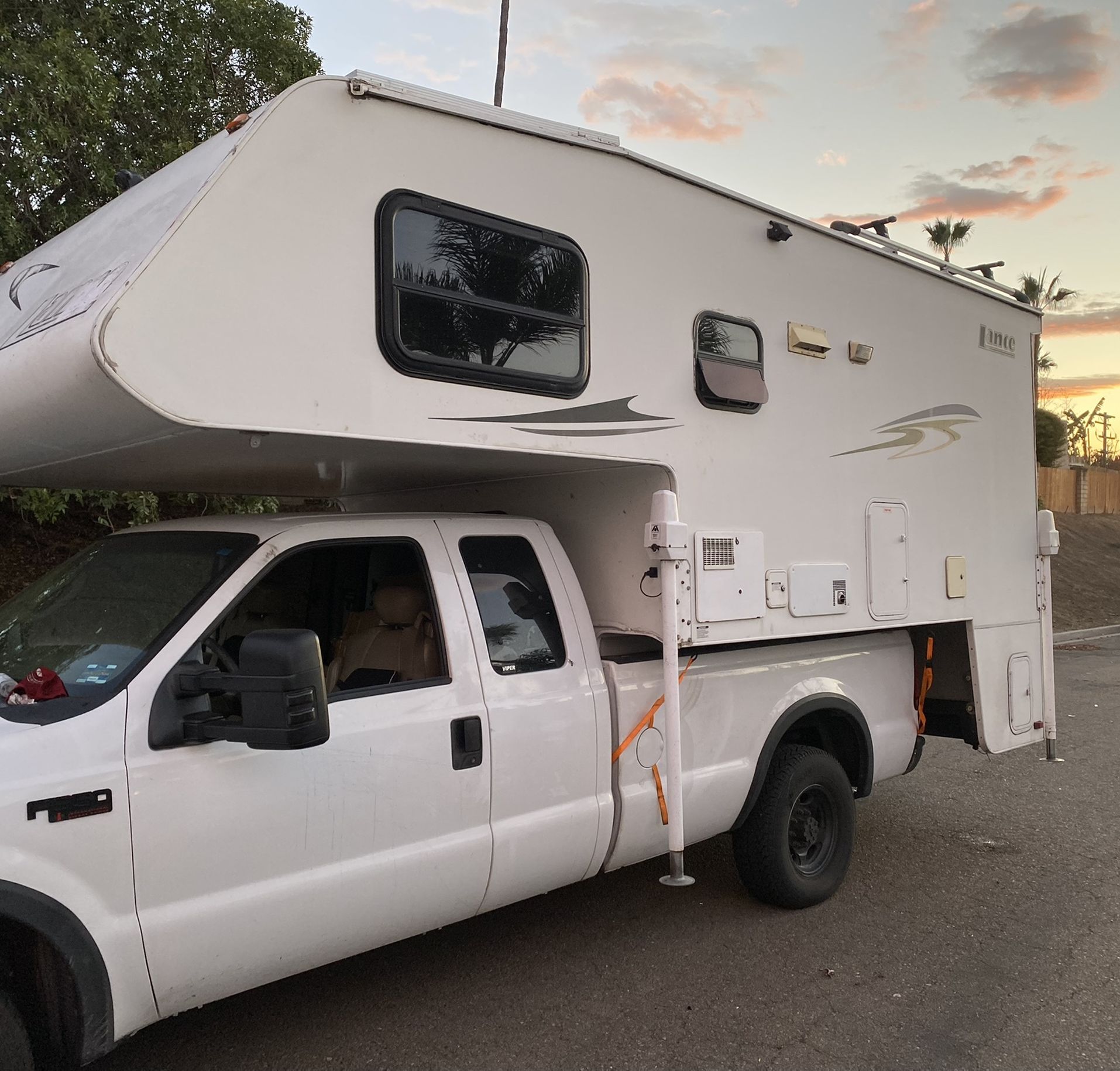 2008 Lance 1055 Truck Camper