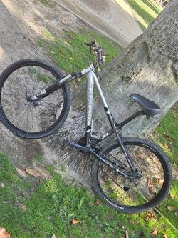 TREK 4900 26" 8- SPEED