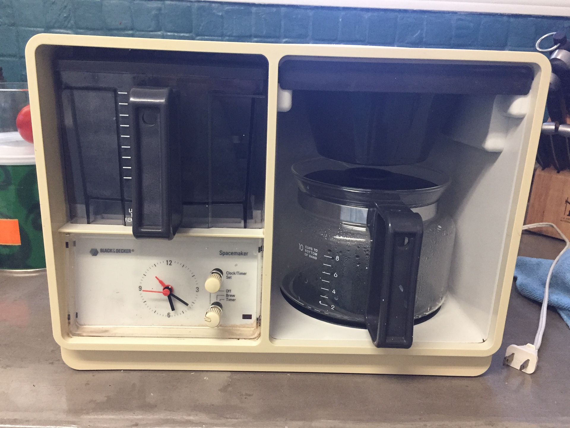 Vintage Black and Decker Space Saver coffee maker for Sale in Portland, OR OfferUp