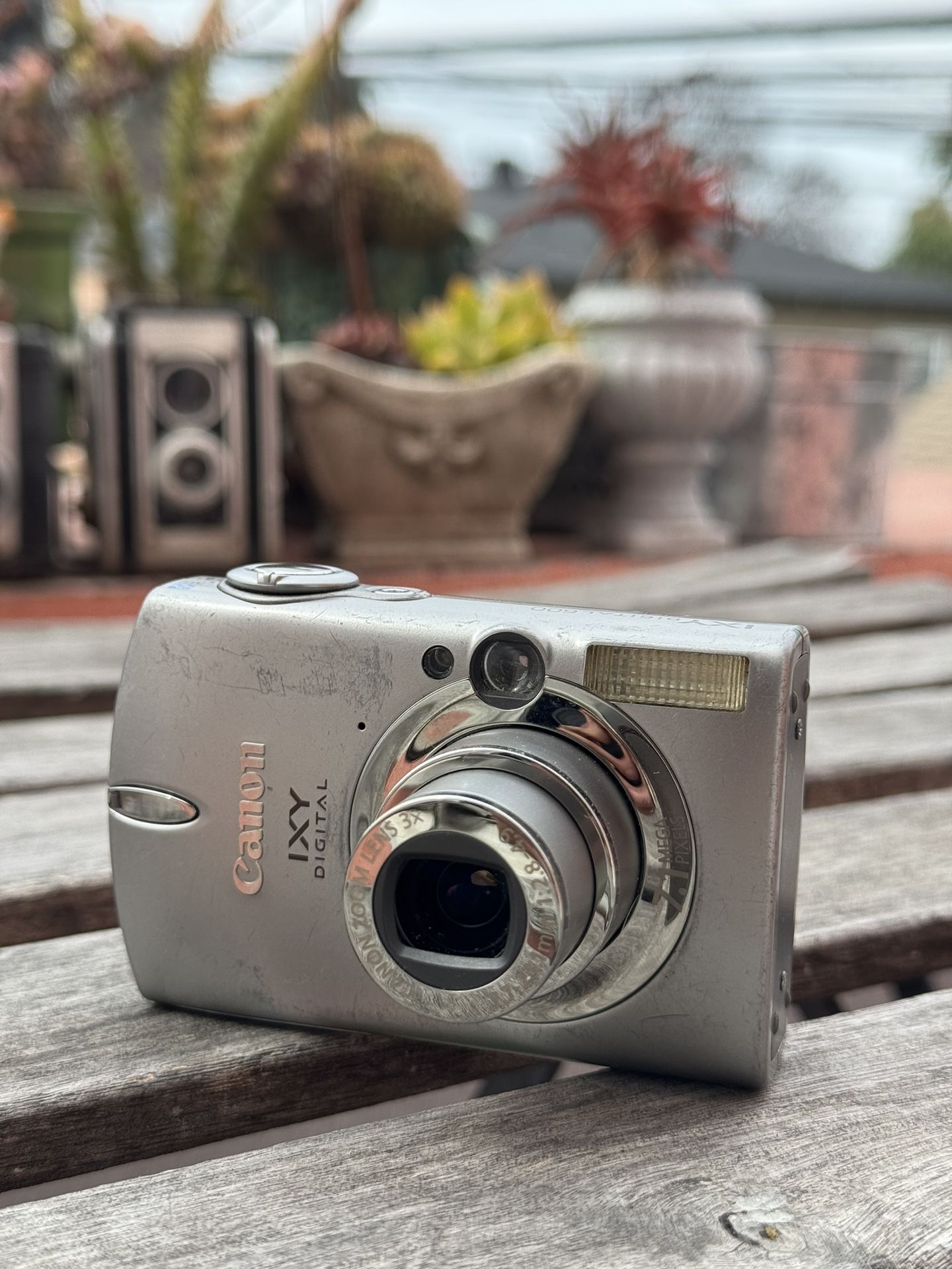 Vintage Canon Powershot Y2K Digicam