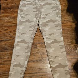 Old Navy Camo Pants 6p