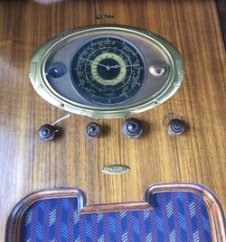 Antique Stand Up Vintage Radio