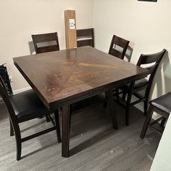 Kitchen Table And 6 Chairs