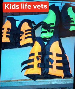 🩷 Kids Life Jackets Pick Up Still Available 