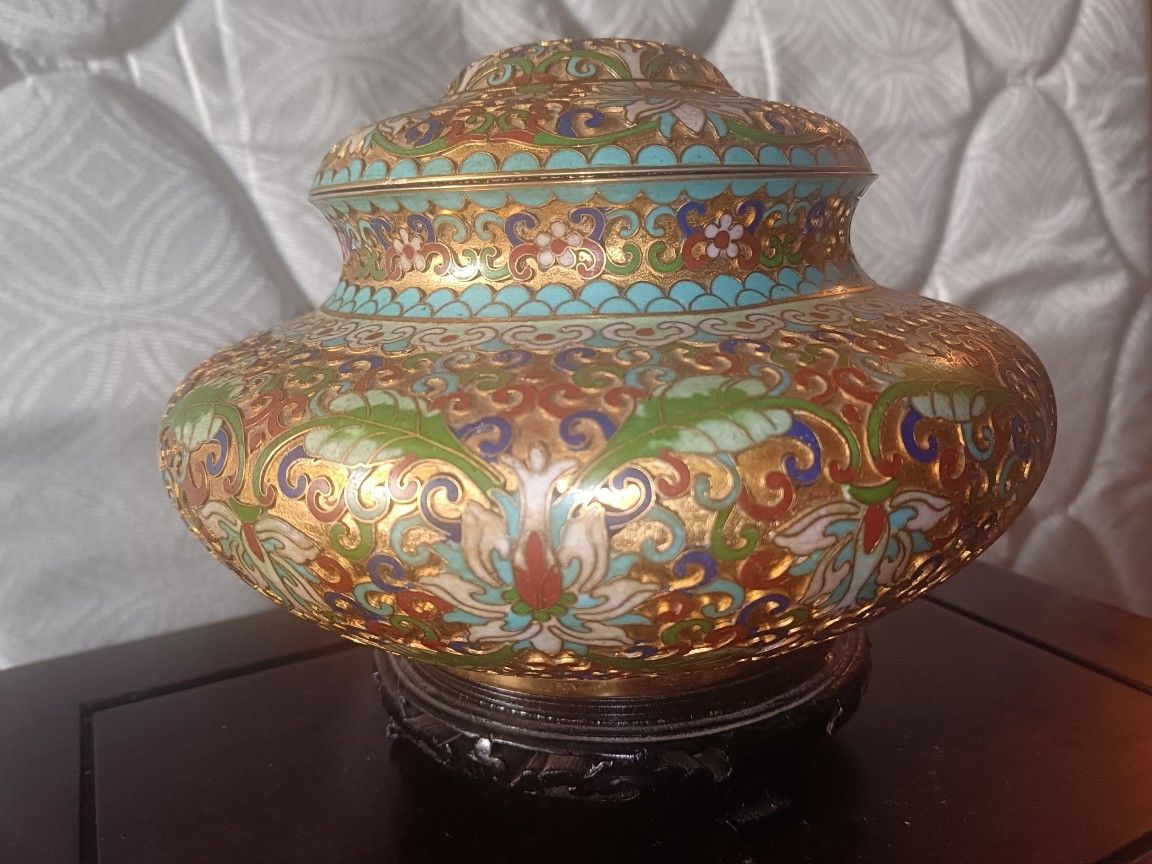 Chinese “Jing Tai Lan” flower bottle