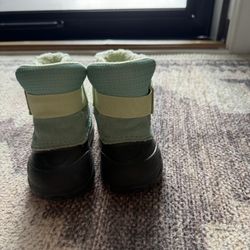 The North Face Toddler Waterproof Winter Boots – Size 6 (Mint Green)