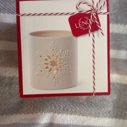 New Lenox Snowflake Candle Holder With Candle
