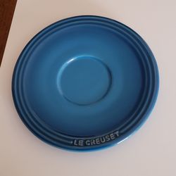 Le Creuset Blue Stoneware  Coffee Espresso Cappuccino Saucer 6" 
Stoneware. Pre-owned, very good shape, no chips or cracks. Diameter 6", 
weight 9.5oz