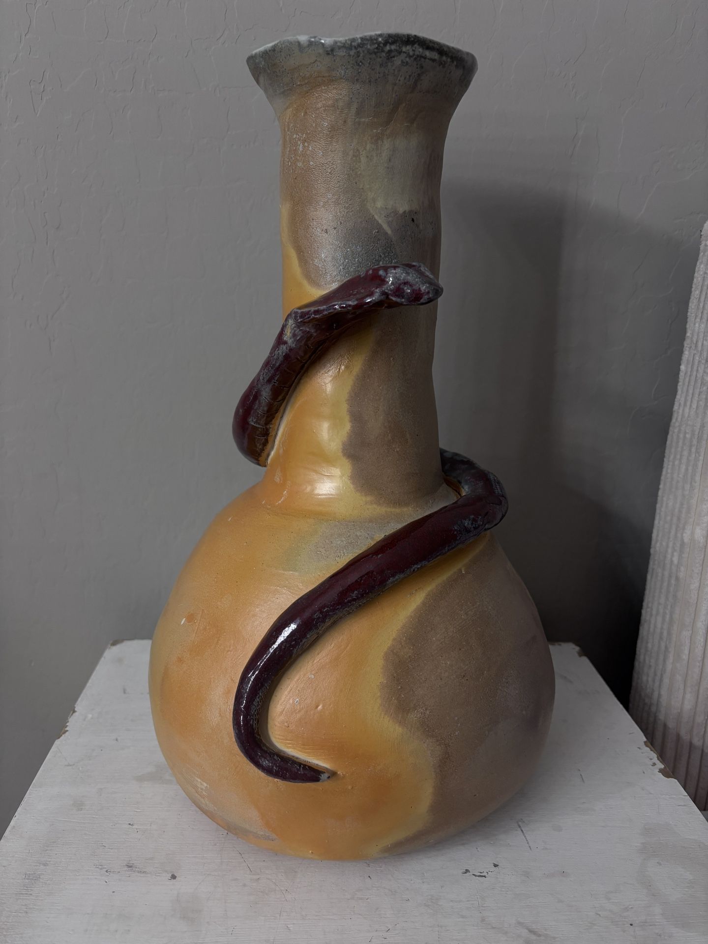 SNAKE VASE