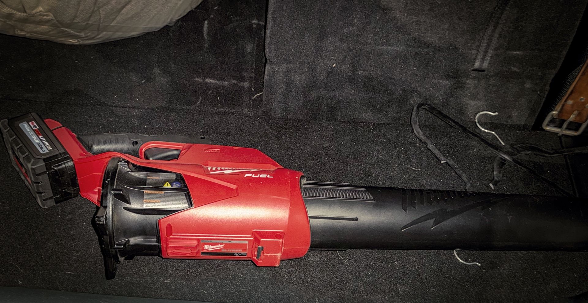M18 Brushless Milwaukee Blower w/ M18 Red Lithium 8.0Ah Jumbo Battery