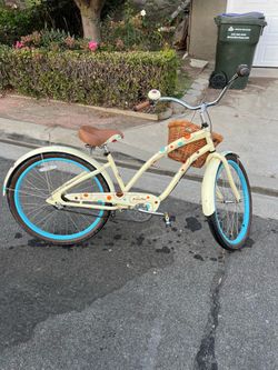 Electra Beach Cruiser Bicycle w/ Wicker Basket & Fenders