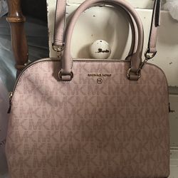 Micheal Kors Pink Handbag With Shoulder Strap