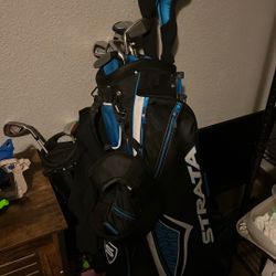 Callaway Strata Golf Bag And Clubs With Other Accessories 