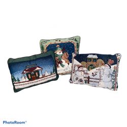 BUNDLE OF 3 CHRISTMAS / HOLIDAY PILLOWS DECOR / PILLOW