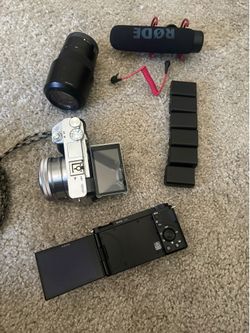Sony camera bundle (a6300/ ZVE10)