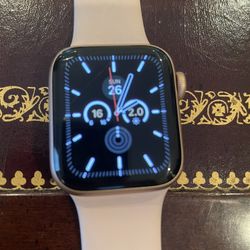 Apple Watch 40MM SE Gold With GPS And Cellular