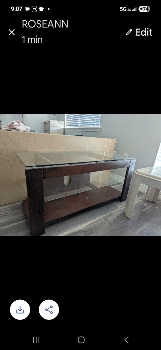 TV TABLE
