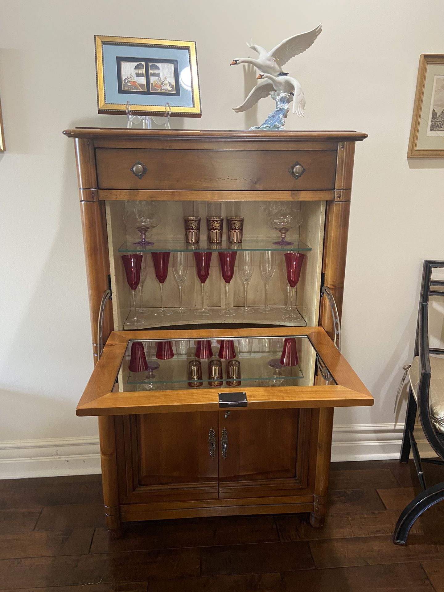 1990s Vintage Caramel-Toned Bar Cabinet With Mirrored Drop-Front & Brass Hardware