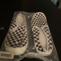 Fake Looking Vans!!/ $5.00 Size 10