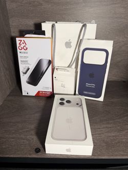 Unlocked iPhone 17 Pro 256gb 100% 4 cycles