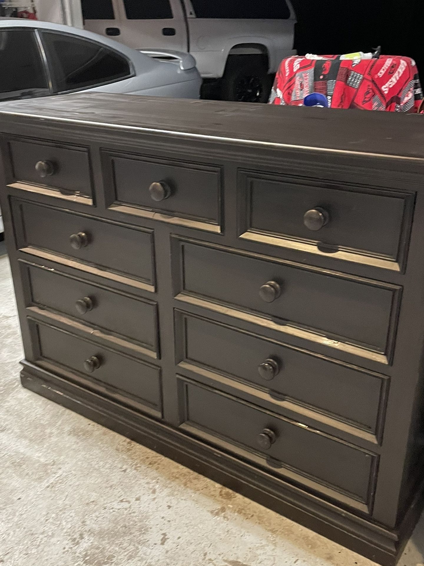 Farmhouse 9 Drawer Dresser