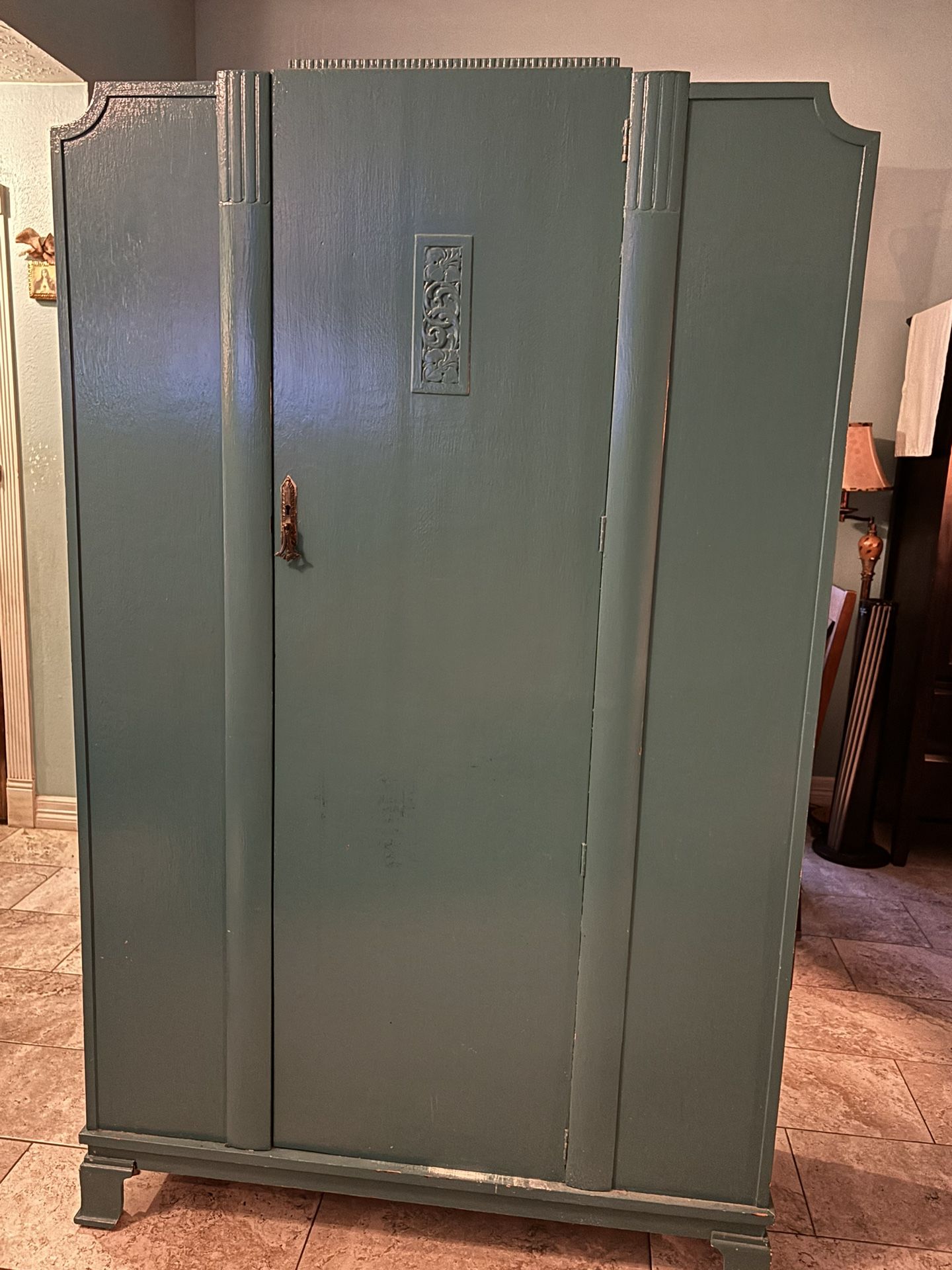 Armoire “Teal”