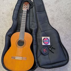 Yamaha C40 Classical Guitar w/Accessories
