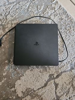 PS4 Slim (PlayStation 4- Used)
