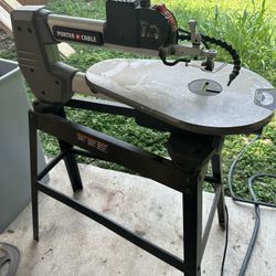 Scroll Saw With Table 