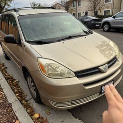 2004 Toyota Sienna Le Mini Van Clean Title Passed Smog
