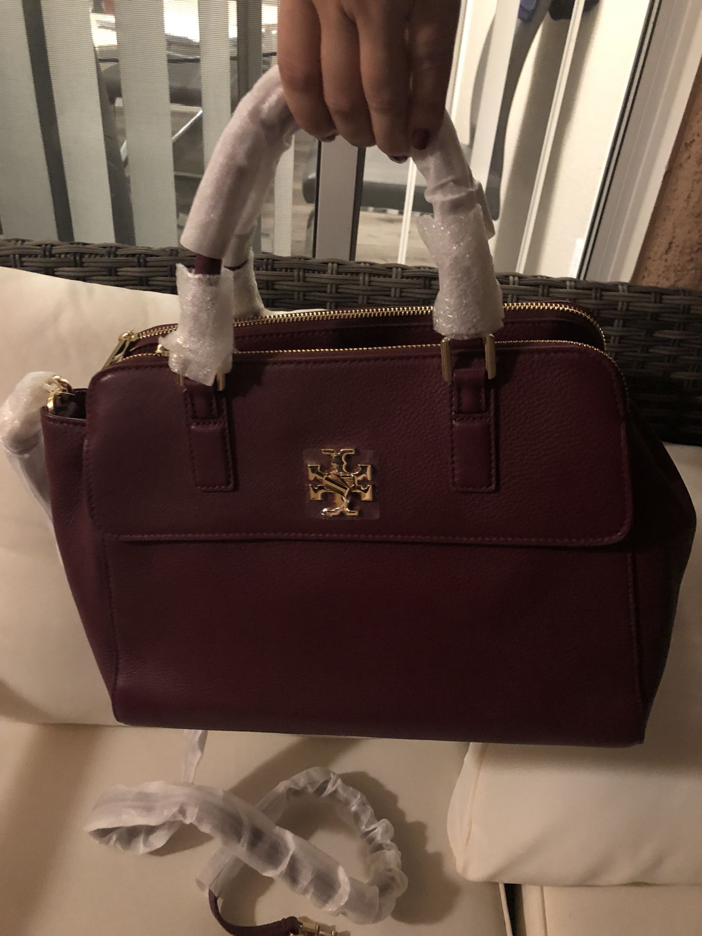 $449 Tory Burch Mercer dome bag,Style no. 31385. Never used, brand new with  original bag for Sale in Las Vegas, NV - OfferUp