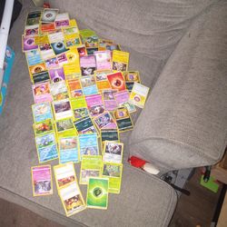 58 pokémon card's