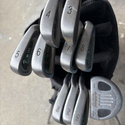 Girls Golf Iron Set w Putter / Nike Stand Bag