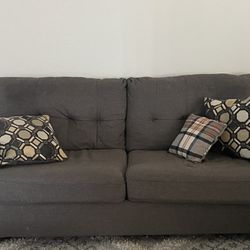 Couch Pull out/Loveseat 