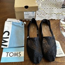 Toms Shoes