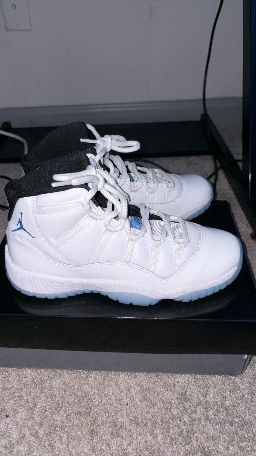 Air Jordan 11 Retro 'Legend Blue / Columbia' 2024 Size 7
