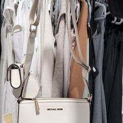 Michael Kors Jet Set Travel Bag 