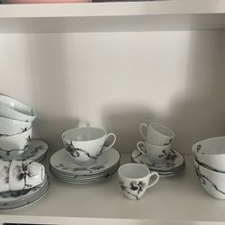 Michael Aram Black Orchid tea and coffee cups with the plates set of 6