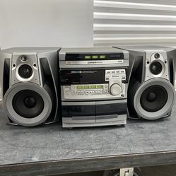 Philips Magnavox vintage stero CD/cassette Radio