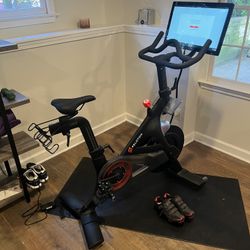 Peloton Exercise Bike (Excellent Condition)