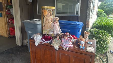 Porcelain dolls collection