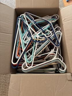 Apx 167 Plastic Hangers