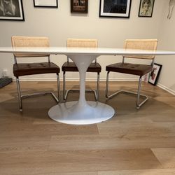 Oval Dining Table – Tulip Pedestal Base (Seats 6)