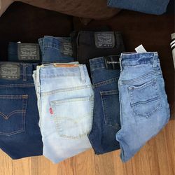 I’m Selling 5 Levis,1 Calvin Klein. 1 Hill Fighter 2 Regular PANTS