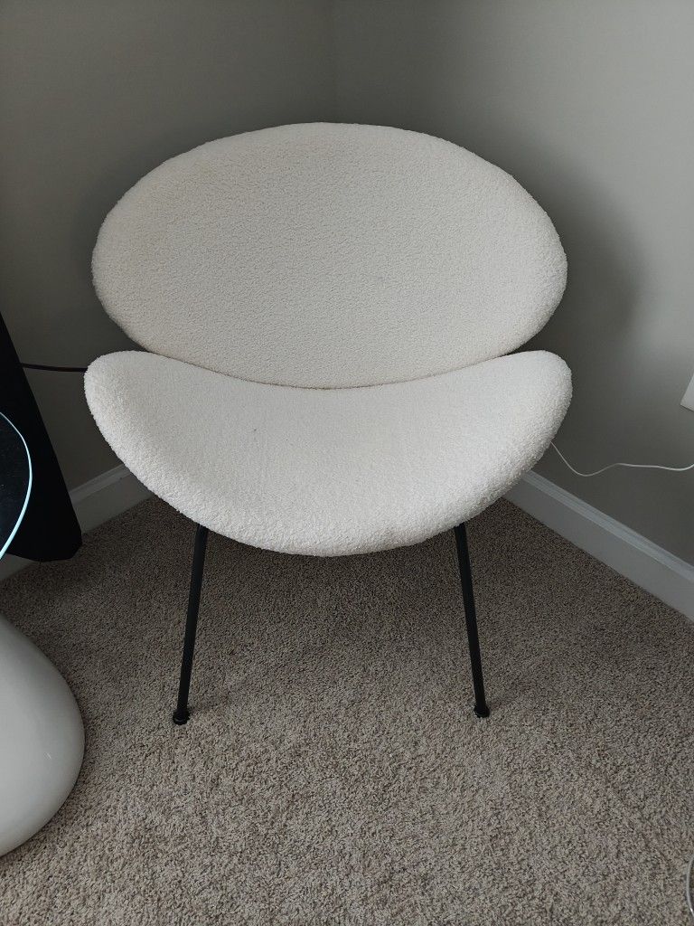 Zelle Or Cash Only: White Cotton Accent Chair